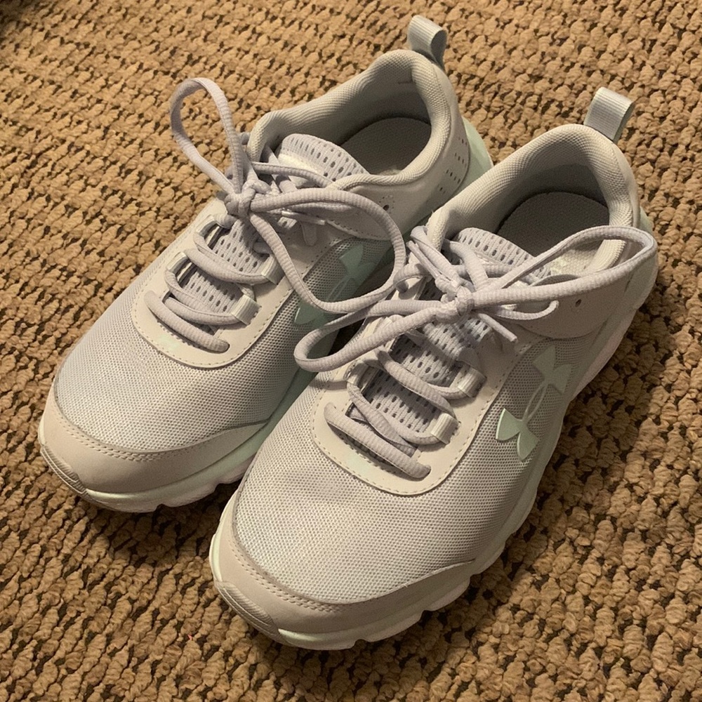womens under armour charge